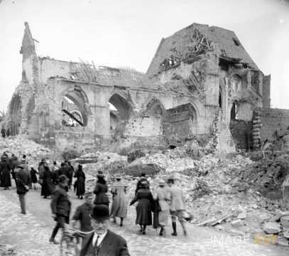 Eglise en ruines (Montdidier)